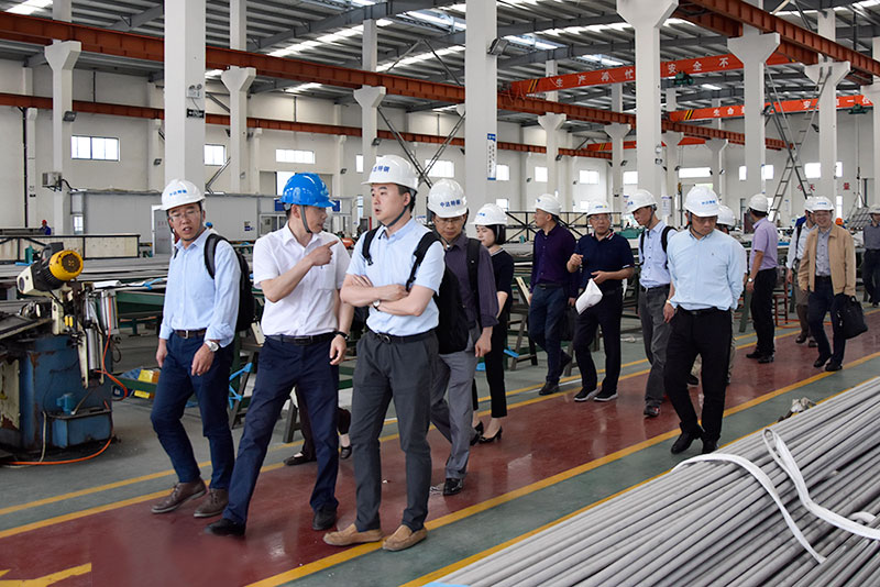 1560041696730531.jpg 中達(dá)特鋼承辦船舶智能輔機(jī)學(xué)術(shù)研討會-參觀車間 (3).jpg